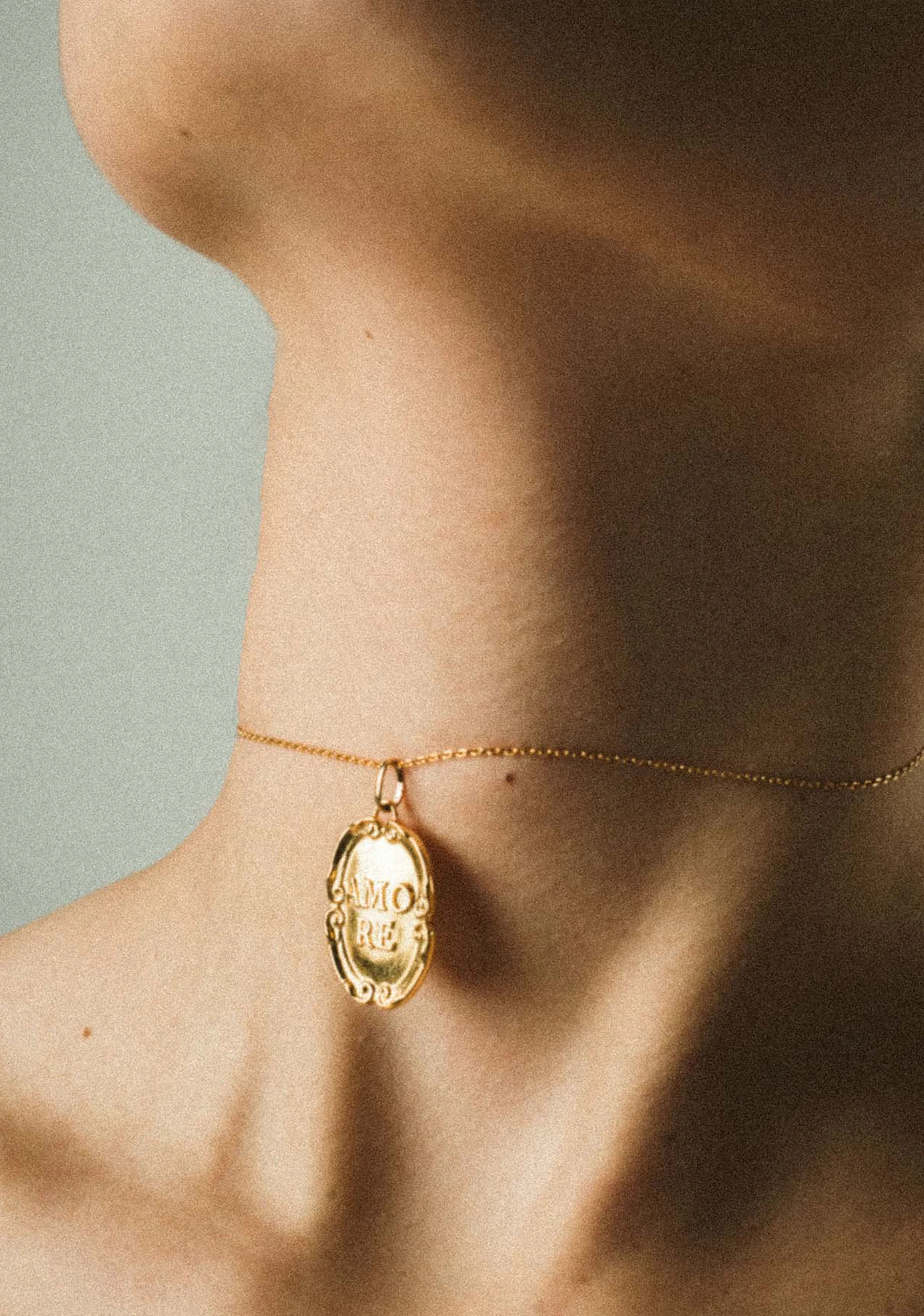 Amore Charm Necklace_Gold - Image 2