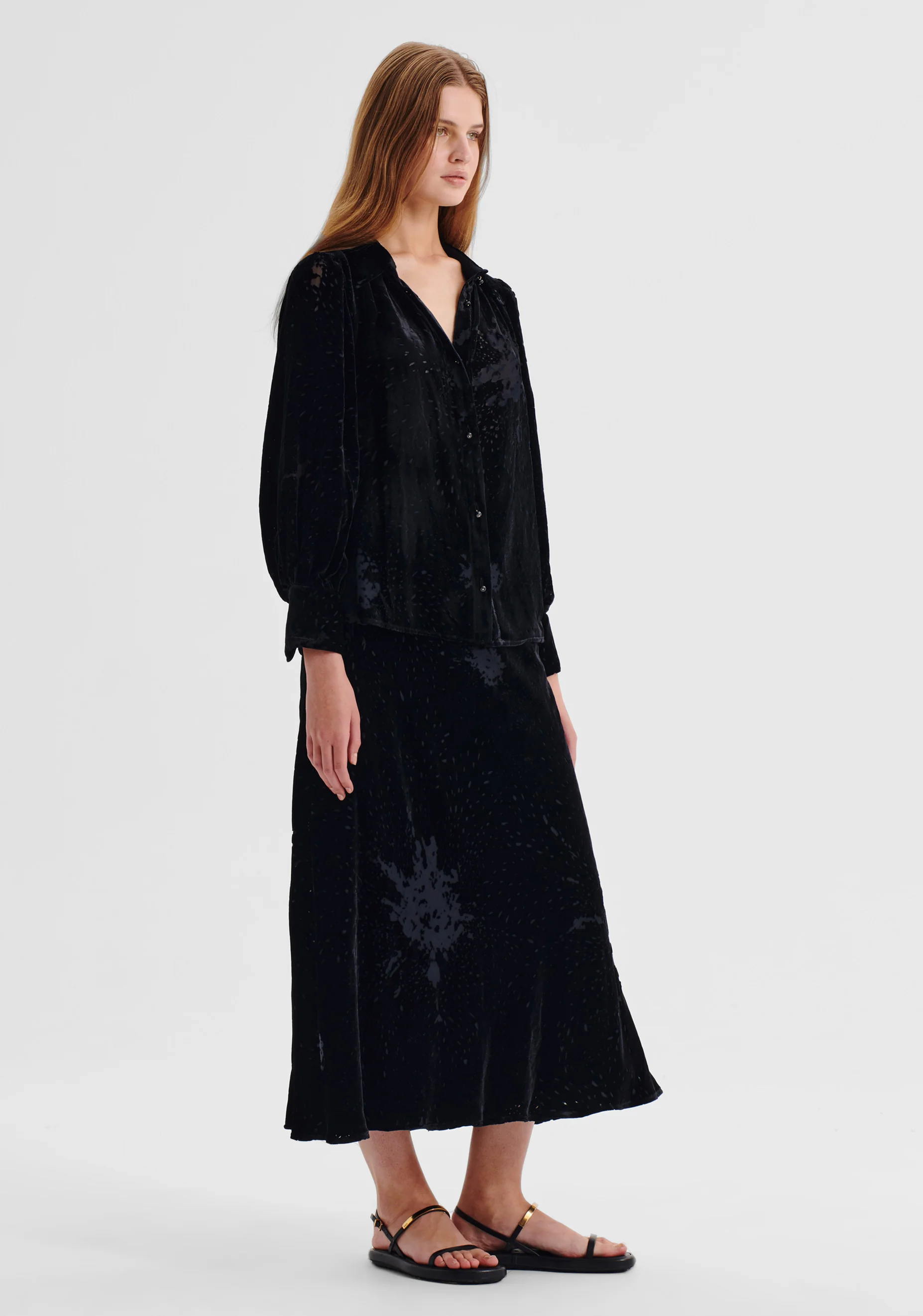 Aurora Velvet Blouse_Black - Image 4