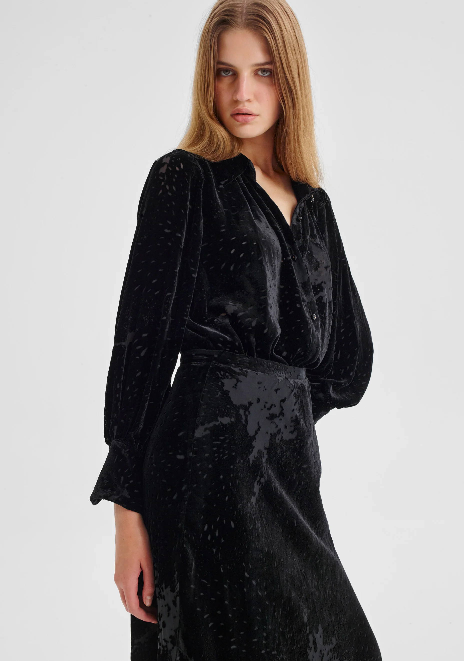 Aurora Velvet Skirt_Black - Image 2