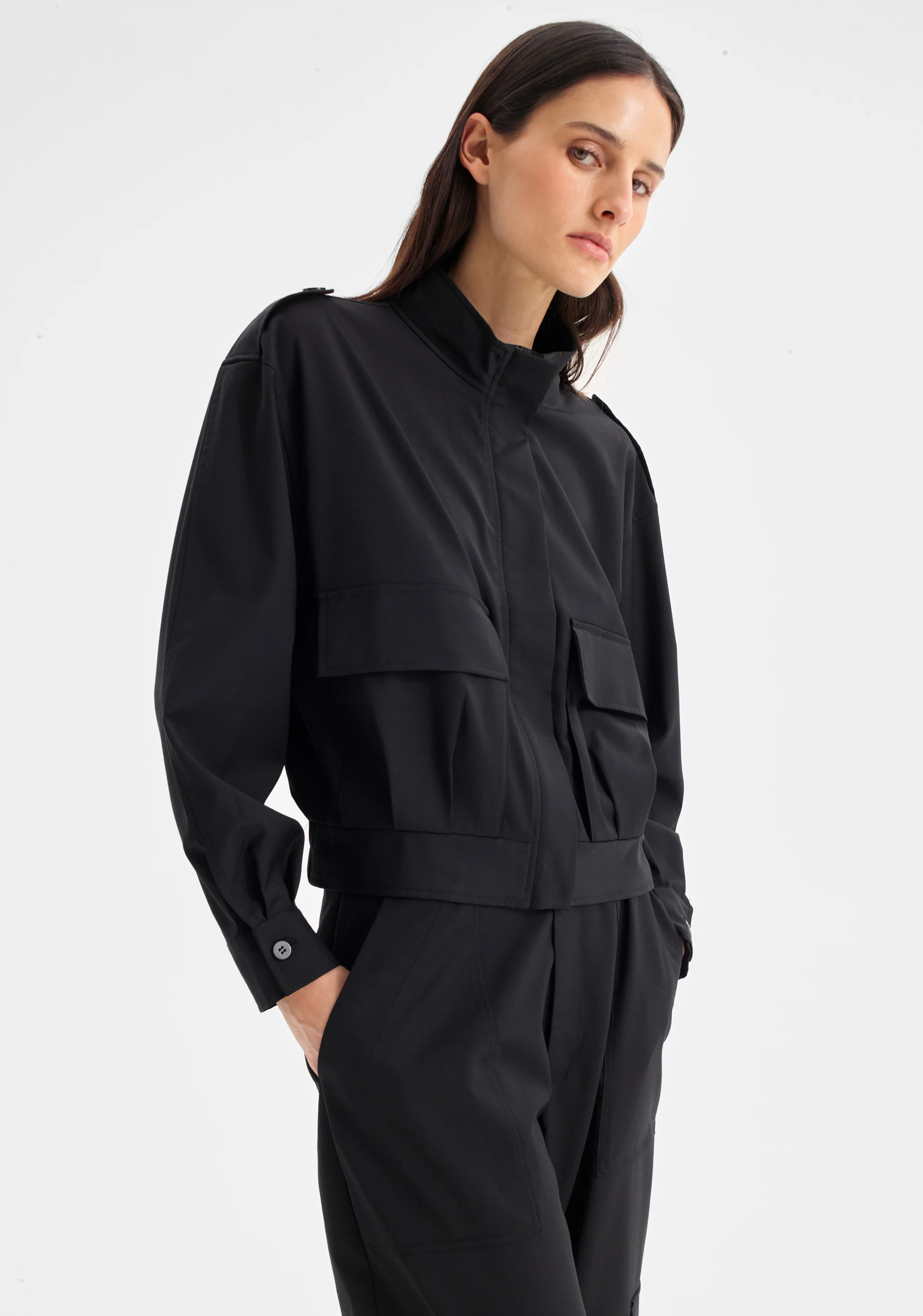 Hansel Crop Cargo Pant_Black - Image 5