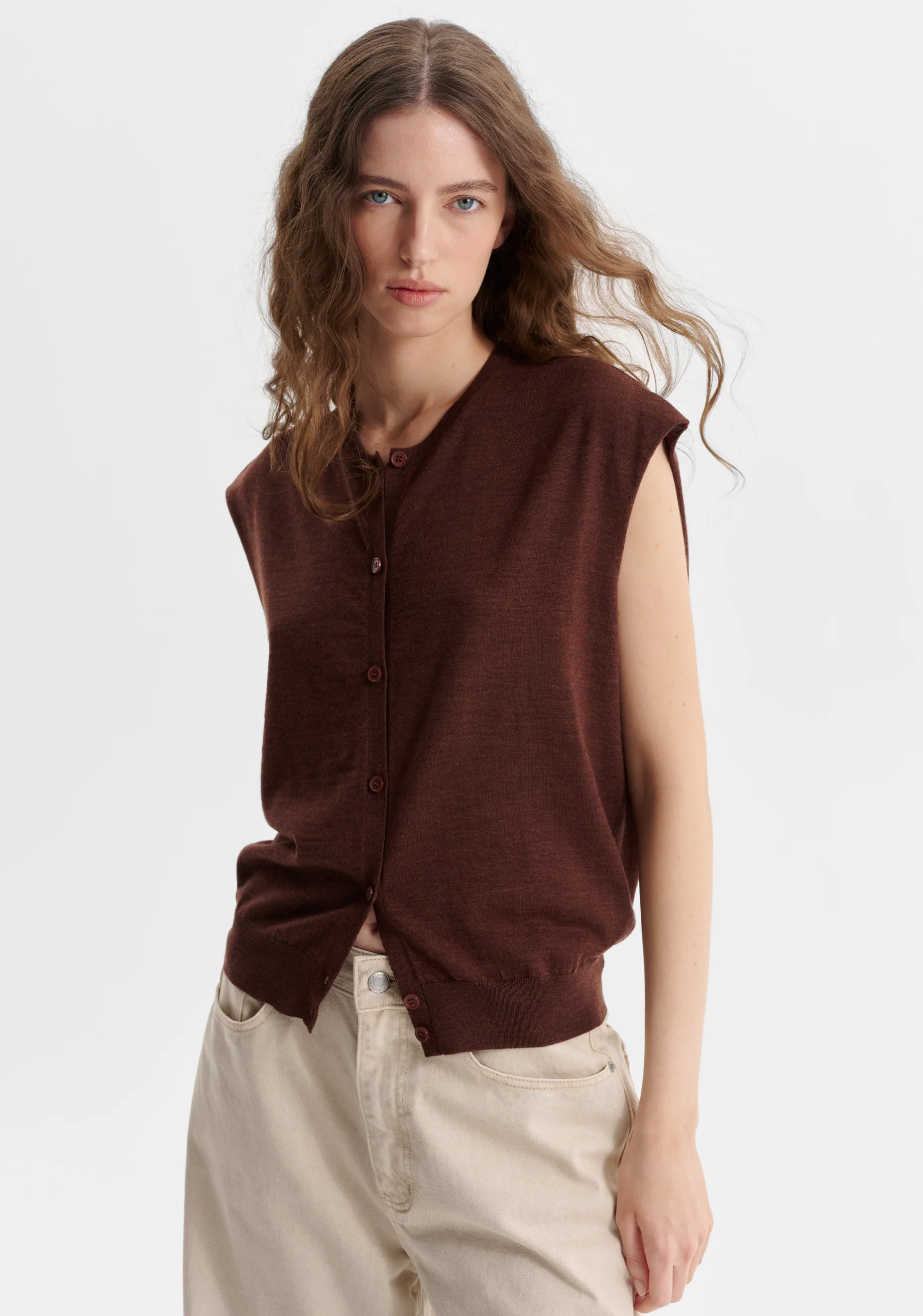 River Knit Button Vest_Toffee - Image 3