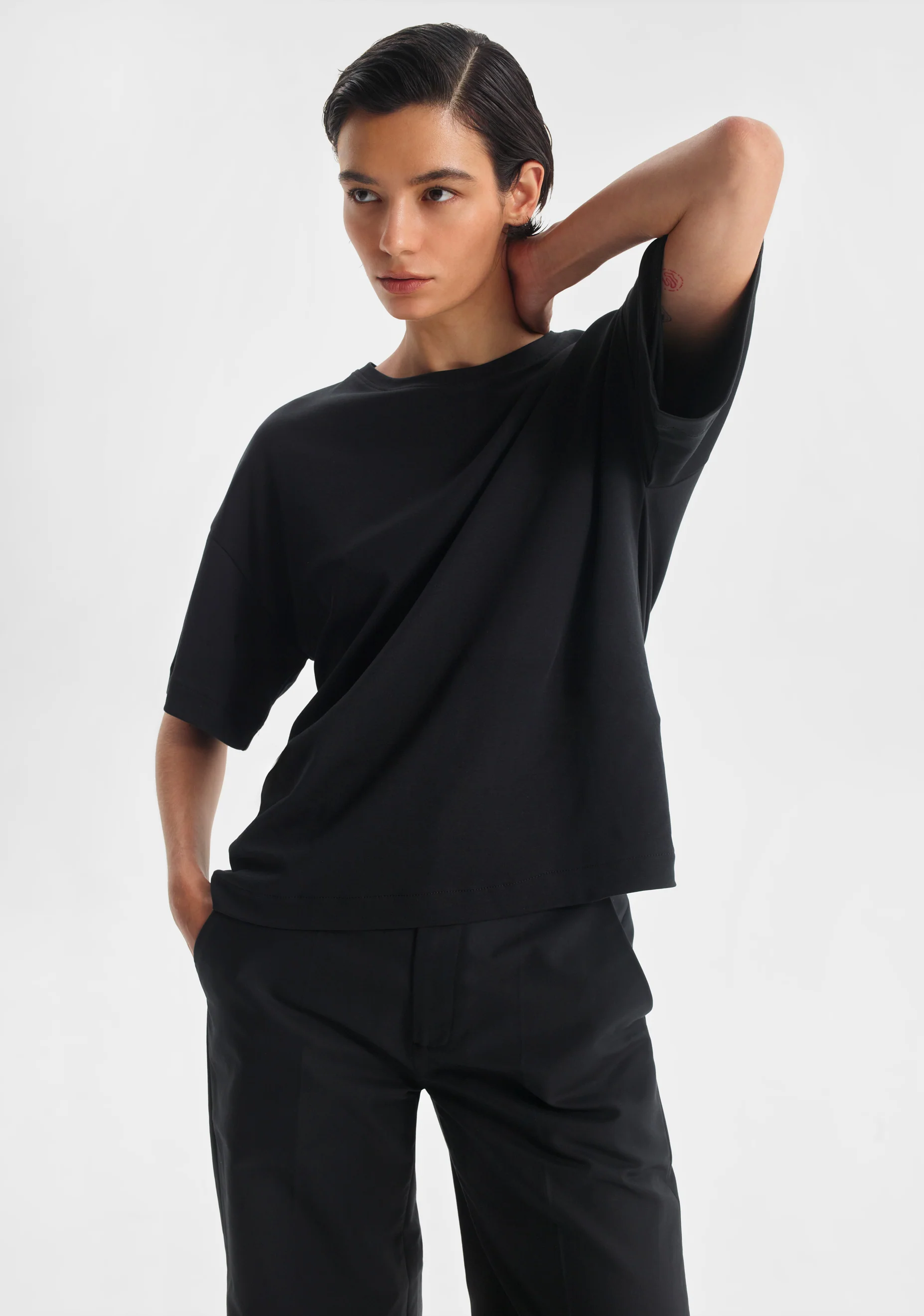 Rory Tee_Black - Image 4