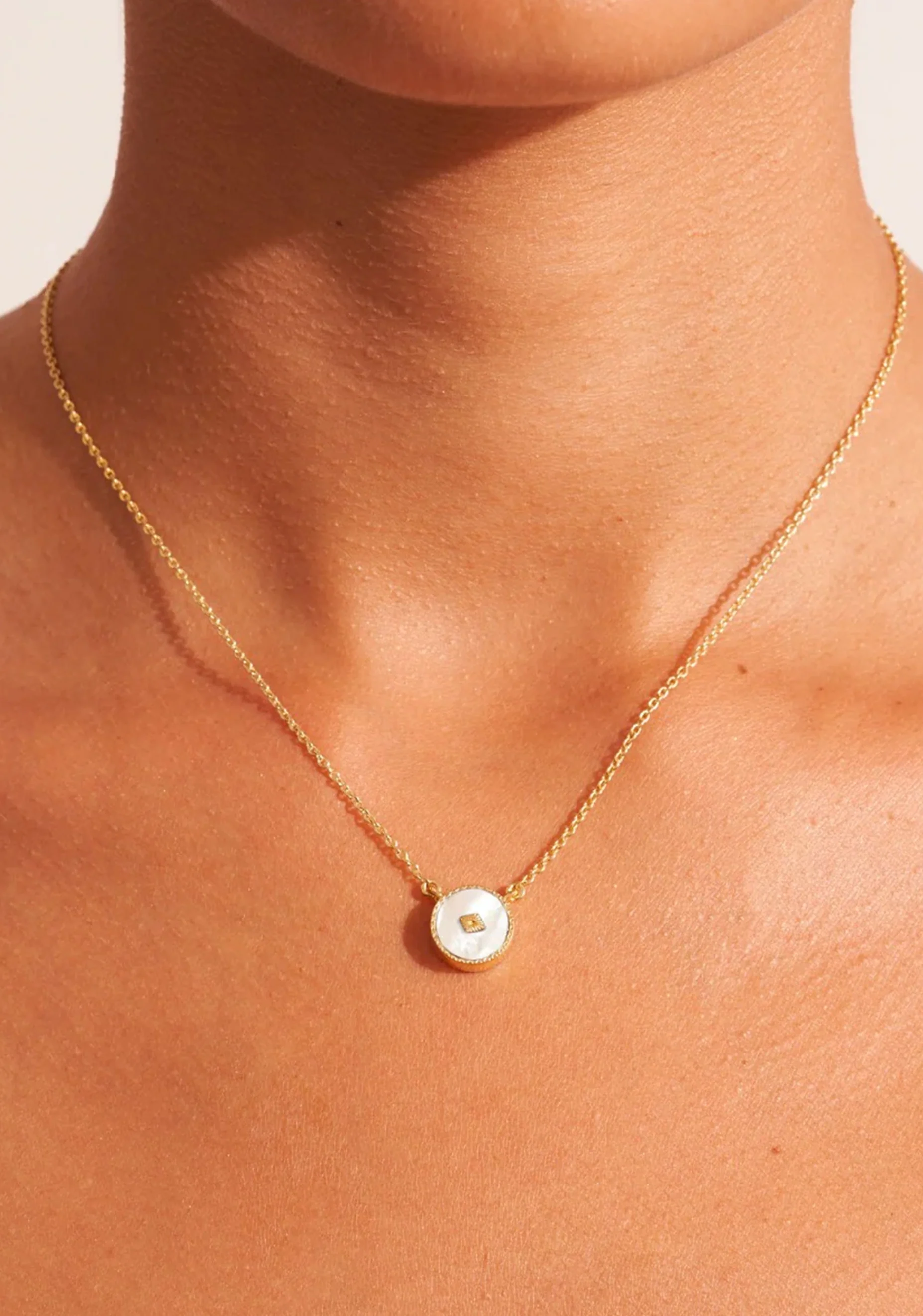 Sanja Necklace_Gold Pearl - Image 2